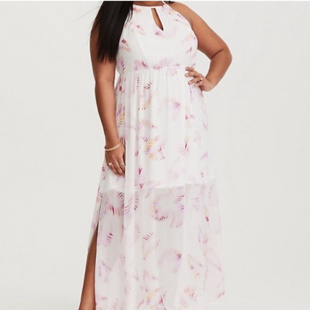 Torrid White palm leaf maxi dress size 1X